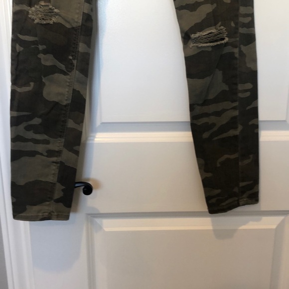 Camo Jeans - Picture 4 of 5